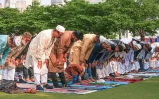 كاليفورنيا تقترب من الاعتراف رسمياً بعيدي الفطر وا...
