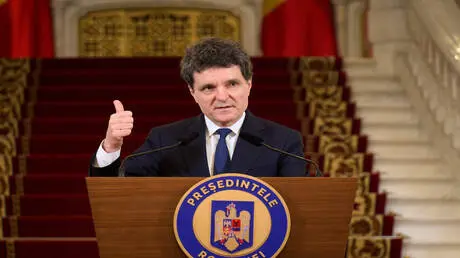 رئيس رومانيا: تعزيز الحضور العسكري الأمريكي في بلا...