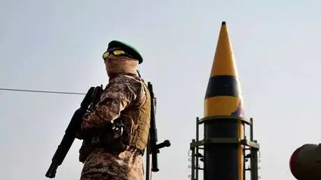الحرس الثوري ينشر لقطات للحظة إطلاق الصواريخ والمس...