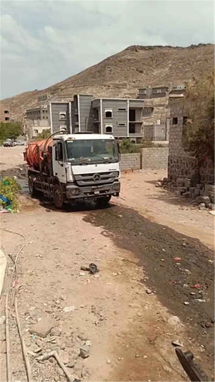 استمرار أعمال الصرف الصحي نهارا وليلا في أحياء مدي...