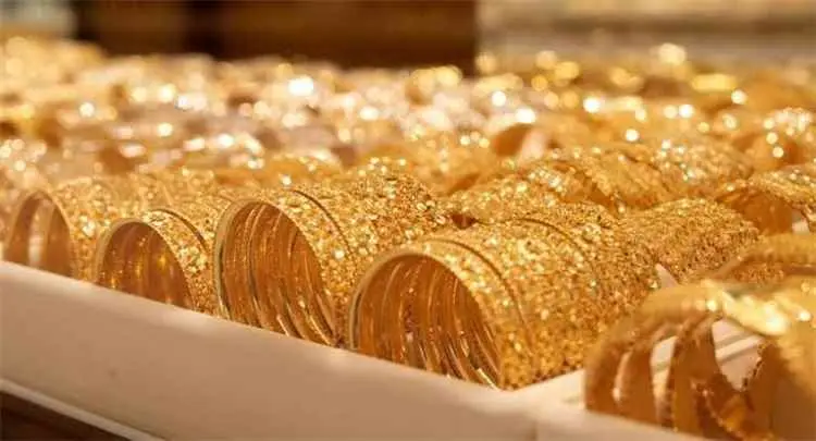 الذهب يتكبد خسائر كبيرة بسبب تصريح مسؤول أمريكي