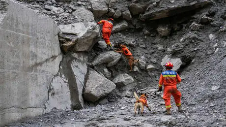 الخارجية النيبالية: إنقاذ أكثر من 323 أجنبيا خلال...