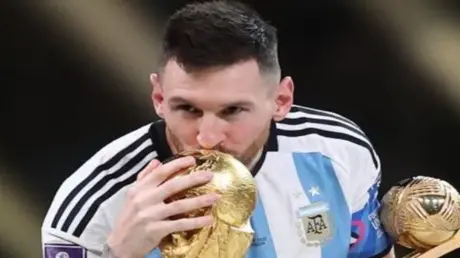 ميسي يعلن اعتزاله اللعب الدولي