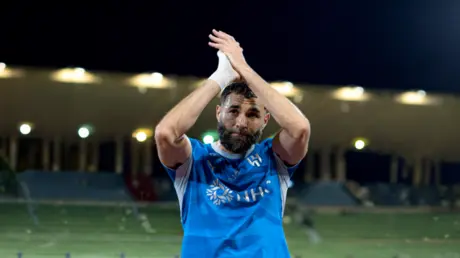 الهلال السعودي يعلن فسخ تعاقده مع كريم بنزيما