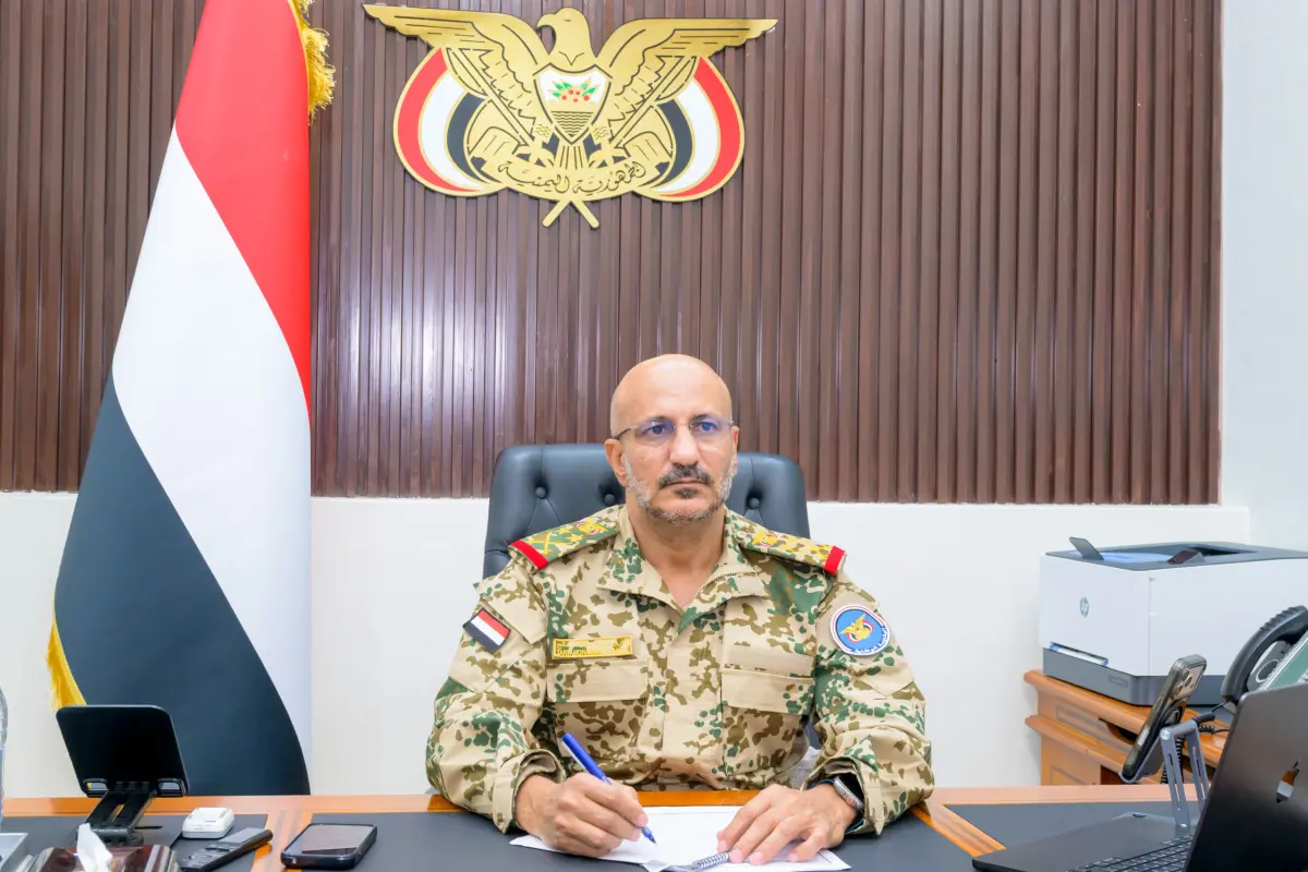 طارق صالح يعقد اجتماع مع رئيس الوزراء وعدد من الوز...