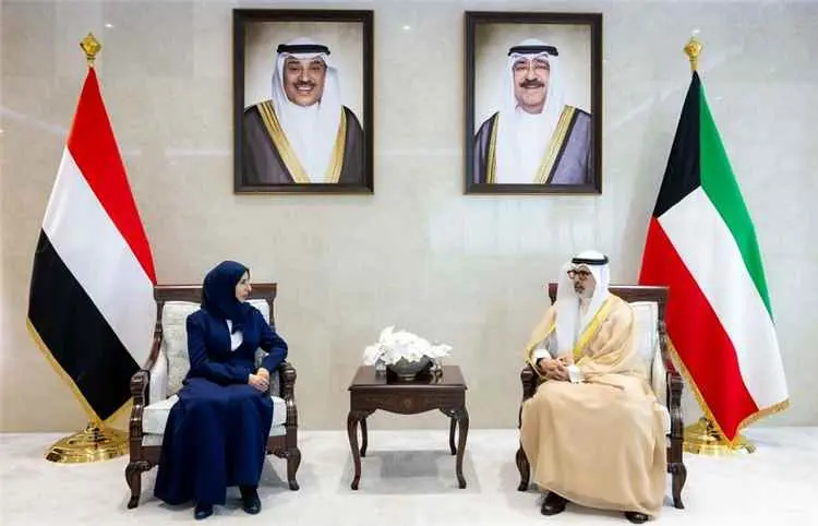 وزيرة الخارجية تبحث مع نظيرها الكويتي سبل تعزيز وتطوير العلاقات الثنائية