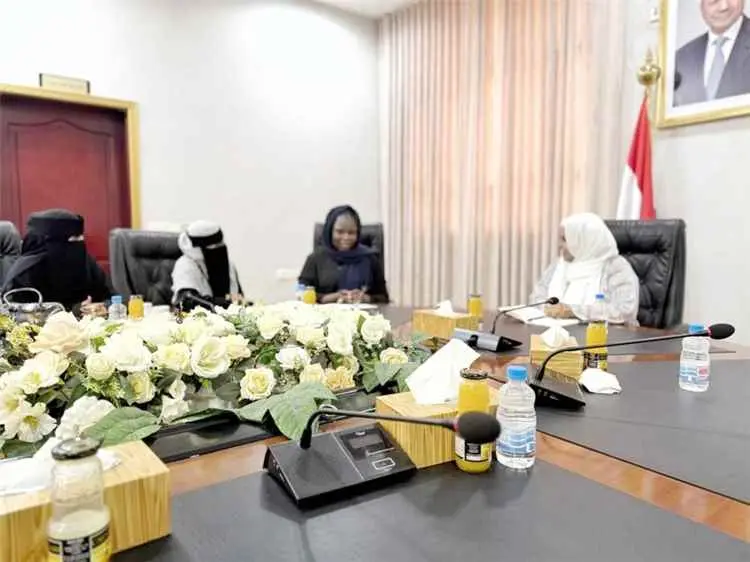 وزير الدولة لشؤون المرأة تبحث مع المجلس النرويجي للاجئين تعزيز برامج دعم وحماية المرأة