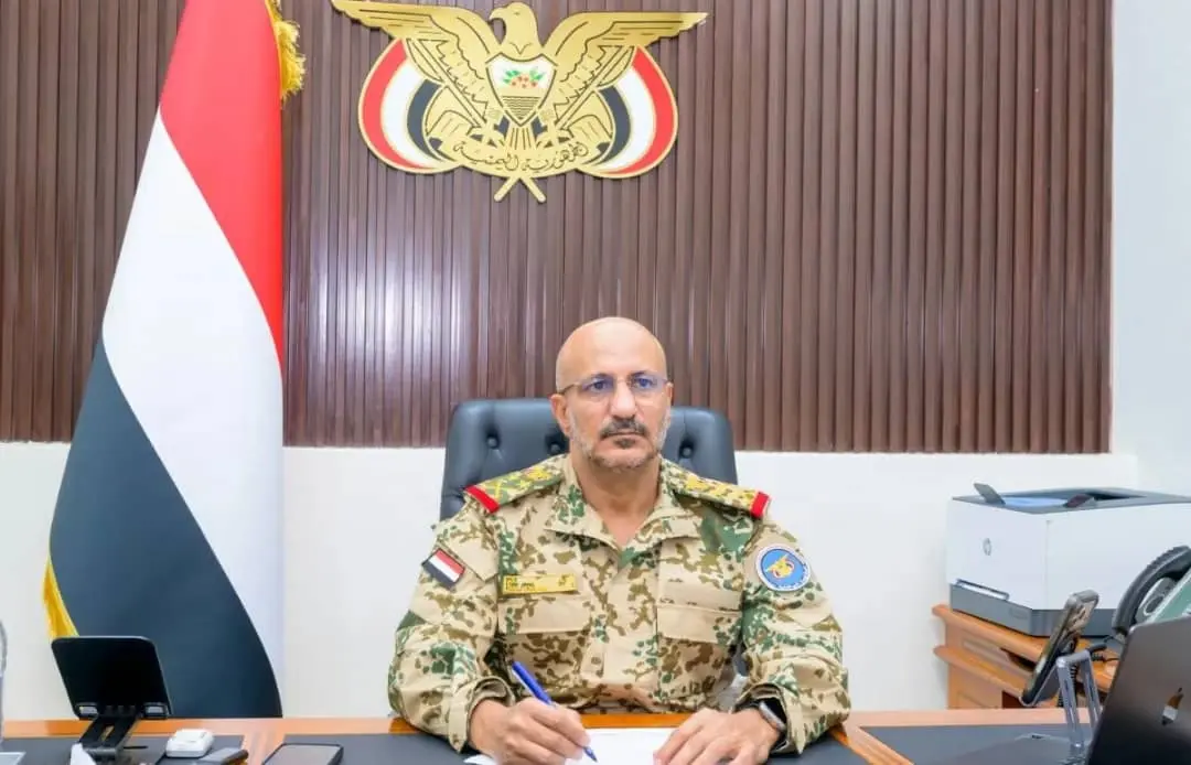 الفريق طارق صالح يترأس اجتماعاً حكومياً لمناقشة اح...