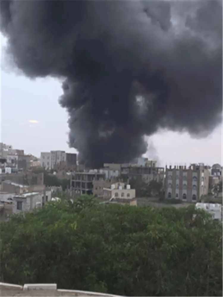 الدفاع المدني يخمد حريقاً في مصنع للإسفنج بمدينة ت...
