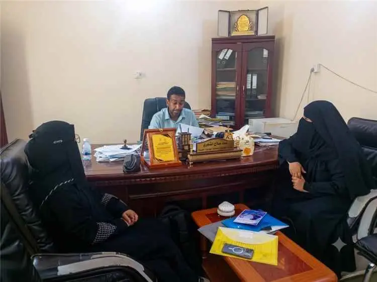 المشجري يلتقي فريق حملة مناصرة لتمكين الفتيات والش...
