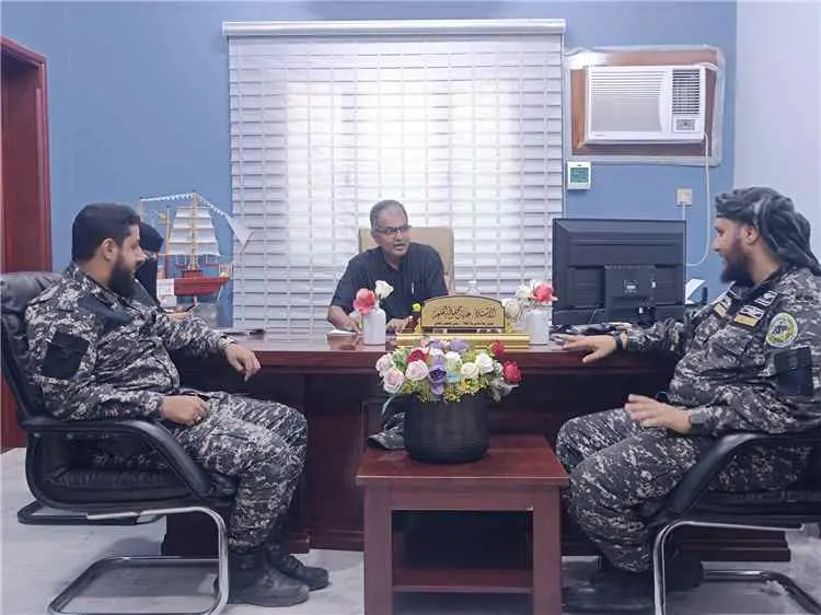 مدير عام المعلا يلتقي قيادة قوات حرس المنشآت بعدن...