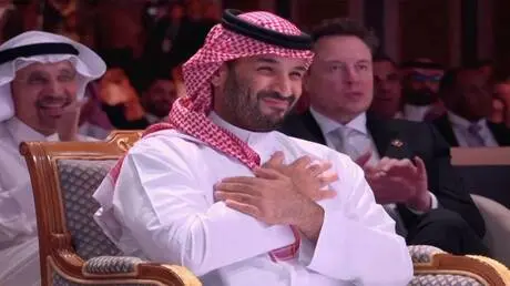 نجوم ومشاهير عرب يطلقون أغاني ورسائل لتهنئة محمد ب...