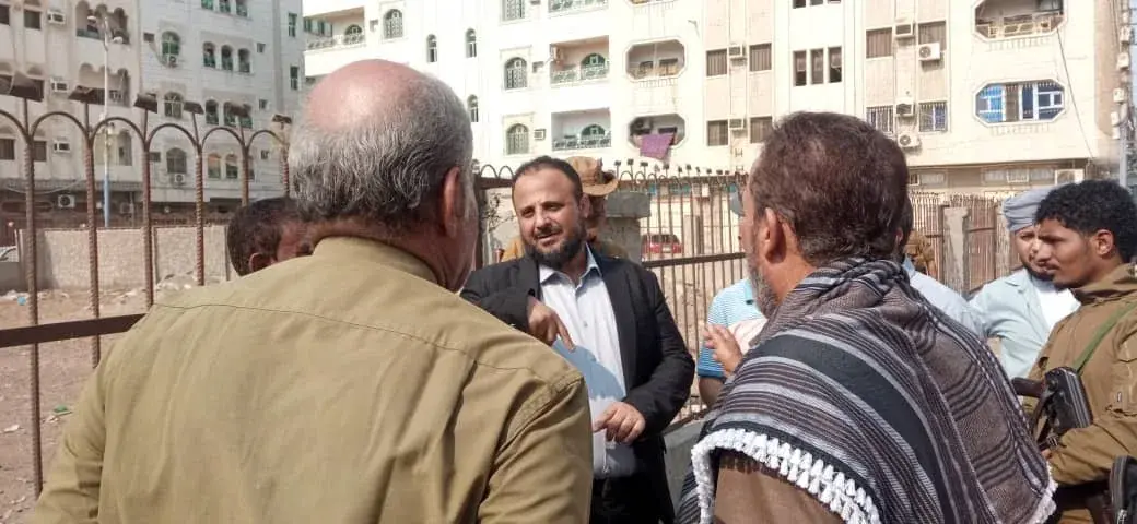 اليزيدي يواصل إشرافه الميداني على حملة النظافة الش...