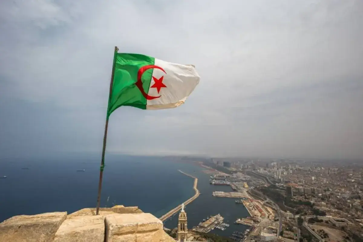 تبون يعين محافظ البنك المركزي وزيراً للمالية في تع...