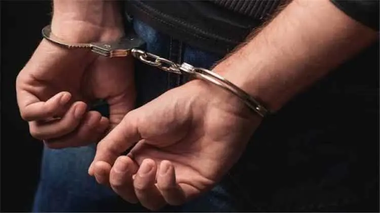 أمن الخوخة يضبط 3 متهمين بترويج وتعاطي الحشيش وتصن...