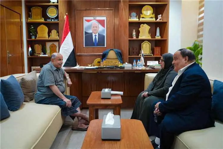عضو مجلس القيادة الخنبشي يبحث مع رئيسة هيئة مكافحة...