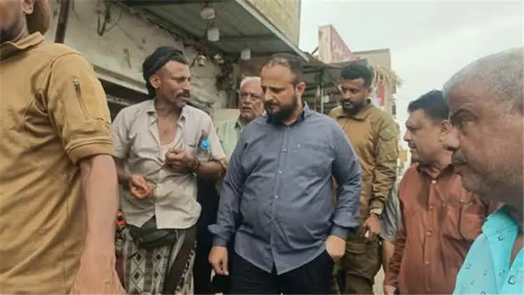 عدن.. حملة رقابية في المنصورة تضبط مخالفات سعرية ب...