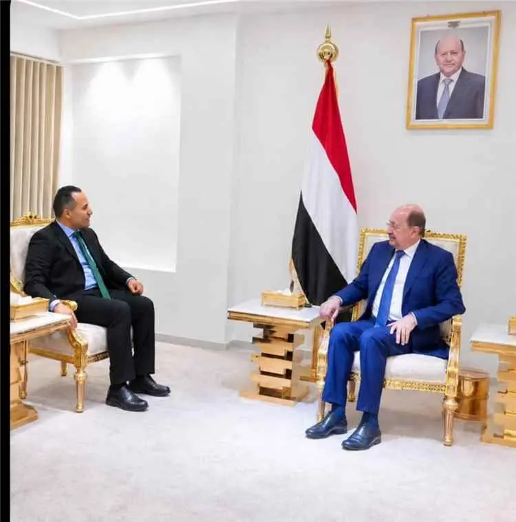 رئيس الوزراء يلتقي وكيل وزارة الإدارة المحلية الفج...
