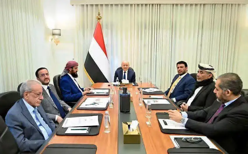 مجلس القيادة يعقد اجتماعا مشتركا مع الحكومة لمناقش...