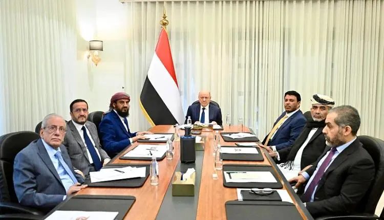 اجتماع استثنائي للرئاسي والحكومة.. خطة حازمة لتجفي...