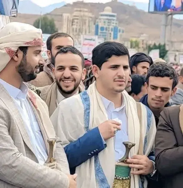 انقلاب عائلي داخل الحوثيين.. عبدالملك يدفع بابنه ج...