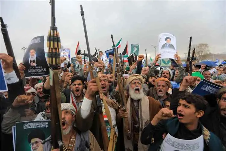 سخط من الداخل الحوثي يربك تماسك الجماعة