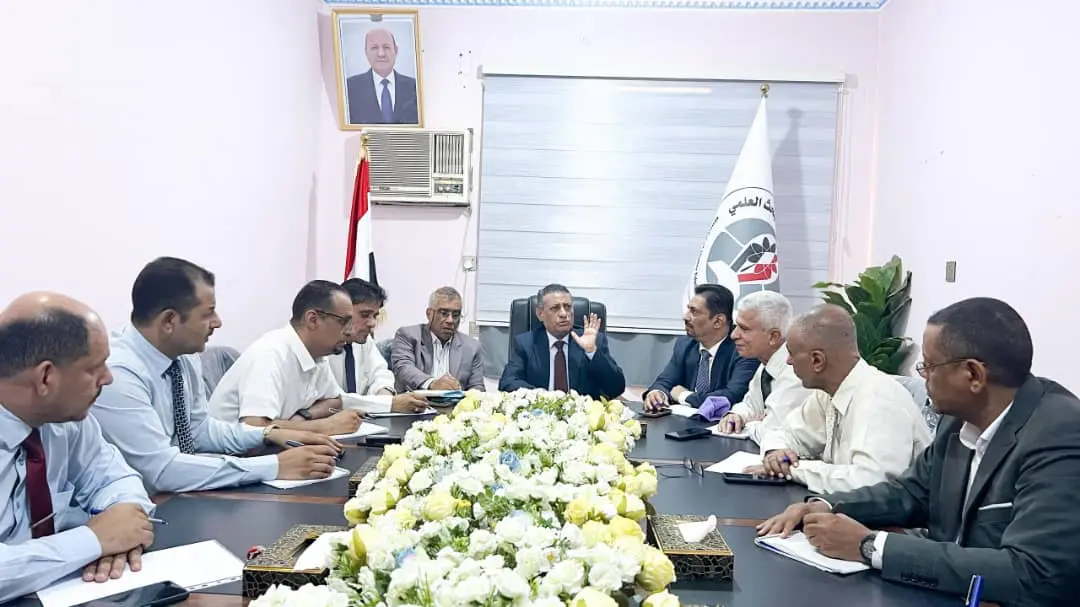 وزير التعليم العالي يناقش تعزيز التنسيق والتكامل بين مختلف قطاعات الوزارة