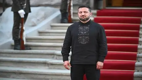 "فورين بوليسي" تكشف سبب فقدان زيلينسكي للدعم الشعب...