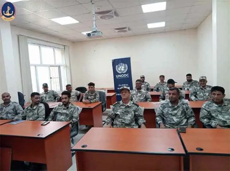 خفر السواحل اليمنية تختتم حزمة دورات تخصصية لتعزيز...
