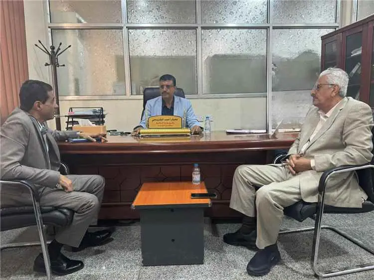 قيادة السلطة المحلية بحضرموت تبحث مع وزارة المالية...