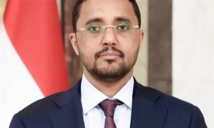 القديمي يحذر أبناء الحديدة من الاقتراب من مواقع ال...