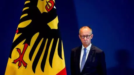 ميرتس يغادر ساكسونيا أنهالت وسط هتافات تطالبه بالر...