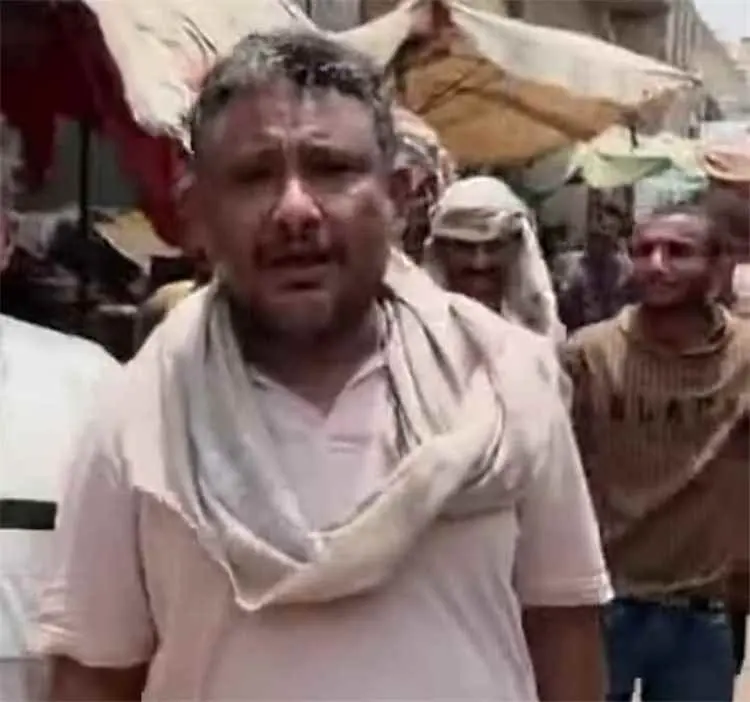 مدير عام شرطة الحديدة يتجول في شوارع حيس على وقع ا...