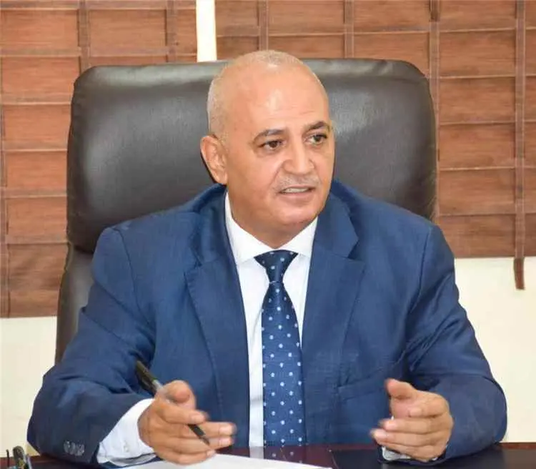 الوزير الشرجبي يشيد بصمود تعز وبطولات القوات المسل...