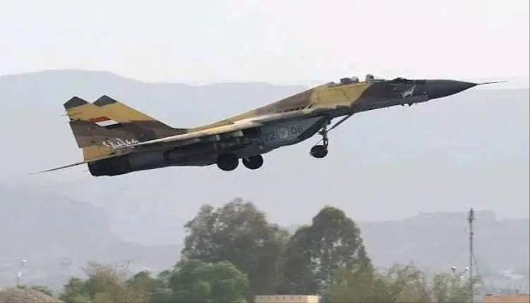 عشرات القتلى يصلون إلى مستشفى سقم بعد غارة جوية وم...