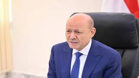 العليمي يحذر من "مغامرة" حوثية تستهدف باب المندب و...