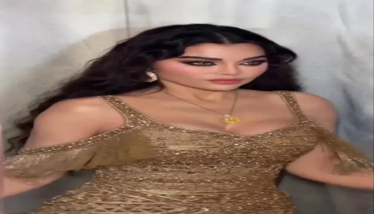 هيفاء وهبي تشعل أجواء مسرح قرطاج وتصر على صورة مع...