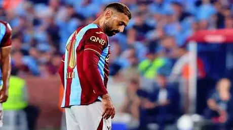 من هو لاعب ليفربول الذي ما زال يتواصل باستمرار مع...