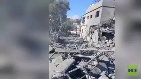 جنوب لبنان.. آثار الغارة الإسرائيلية العنيفة على ب...