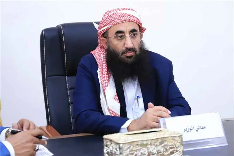 وزير الأوقاف: معركة اليمن مع الحوثي تتجاوز المناطق...