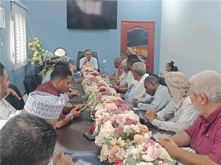 المعلا تبحث تعزيز التنسيق الأمني والخدمي والاستجاب...