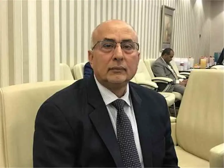 عبدالرقيب سيف فتح: سقوط المواقع مؤشر على الغفلة وس...