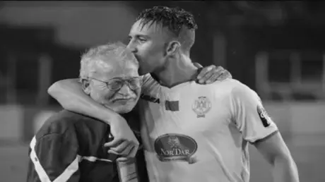 بدموع الحزن.. نجم منتخب المغرب سفيان رحيمي يودع وا...