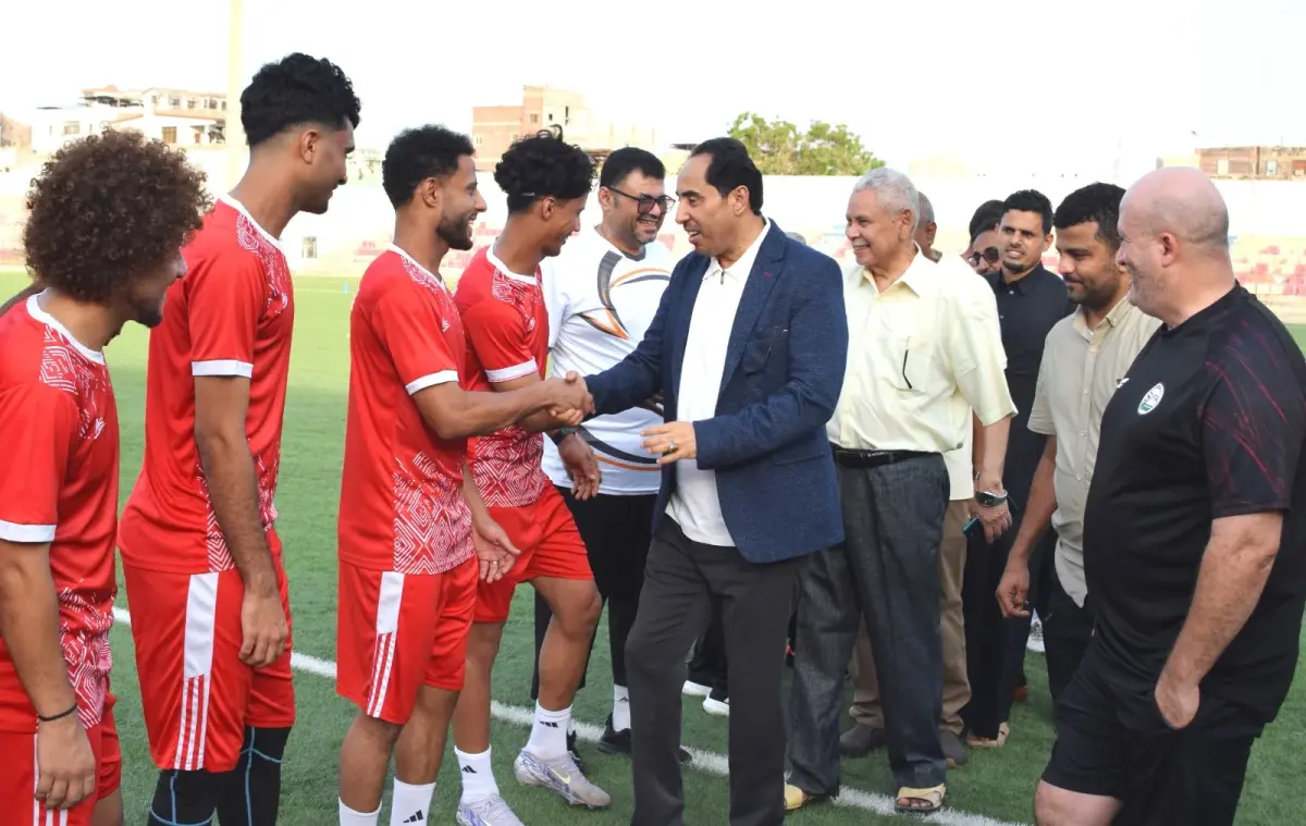 البكري يزور تدريبات المنتخب الوطني الأول لكرة القد...