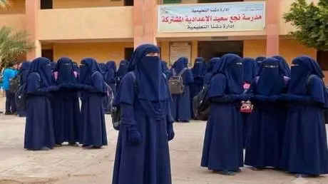 إلزام طالبات بالنقاب في مصر يثير جدلا واسعا.. وقرا...
