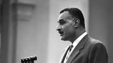 ساعة ذهبية.. حفيد جمال عبد الناصر سرق إرث تاريخي ن...