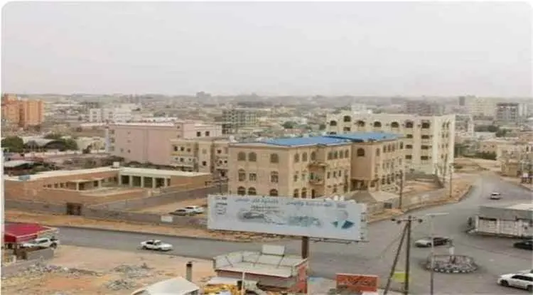 طفل بالمهرة يطلق النار على والده ويصيبه في ساقه وا...