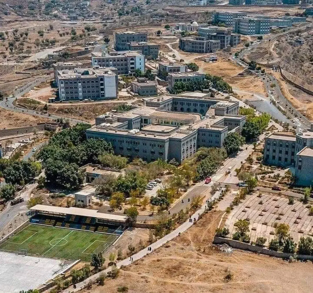 قصف حوثي عنيف يضرب تعز وانفجارات تهز محيط الجامعة