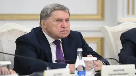 أوشاكوف: عقد اجتماع ثلاثي بين بوتين وشي جين بينغ و...