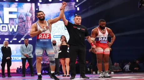 بـ 94 ثانية.. شيماييف يشعل الأجواء ويسقط وودلي في...